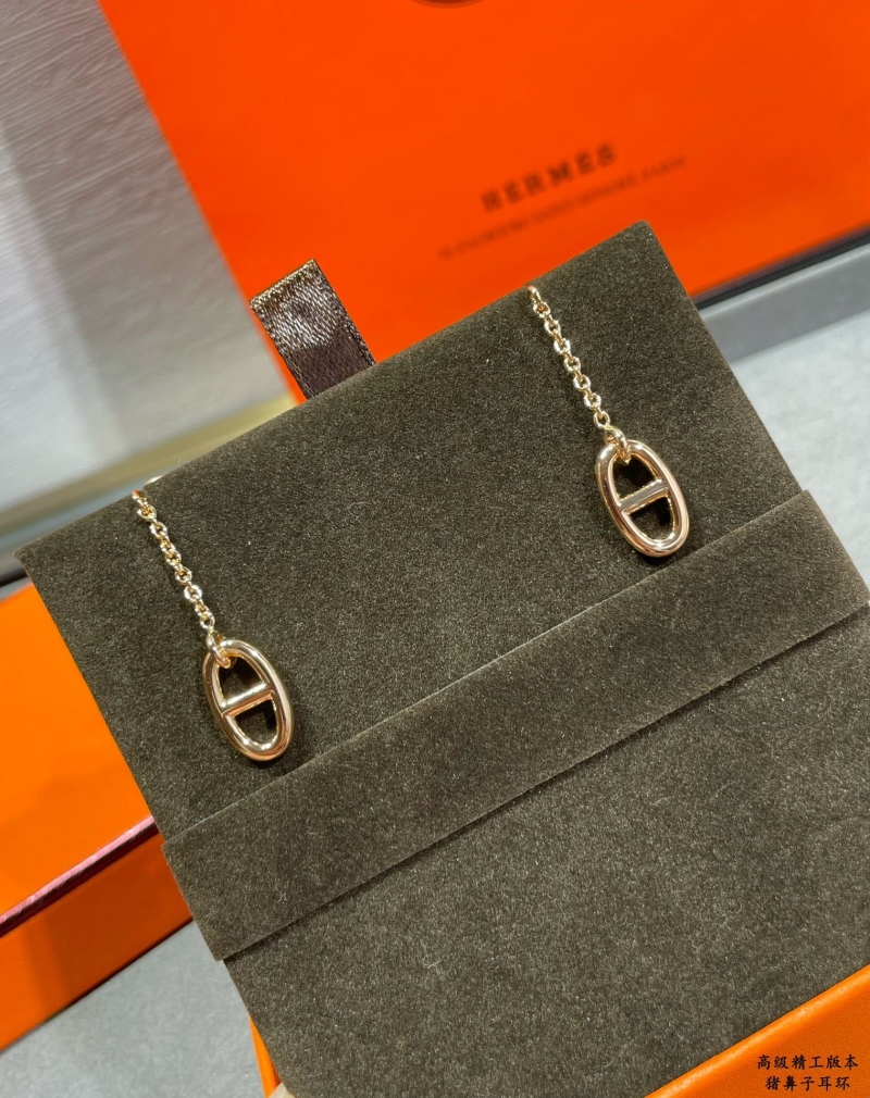 H**me5 earrings